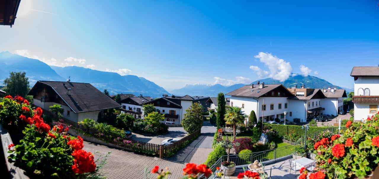 Garni Stubele Bed & Breakfast Tirolo Exterior photo